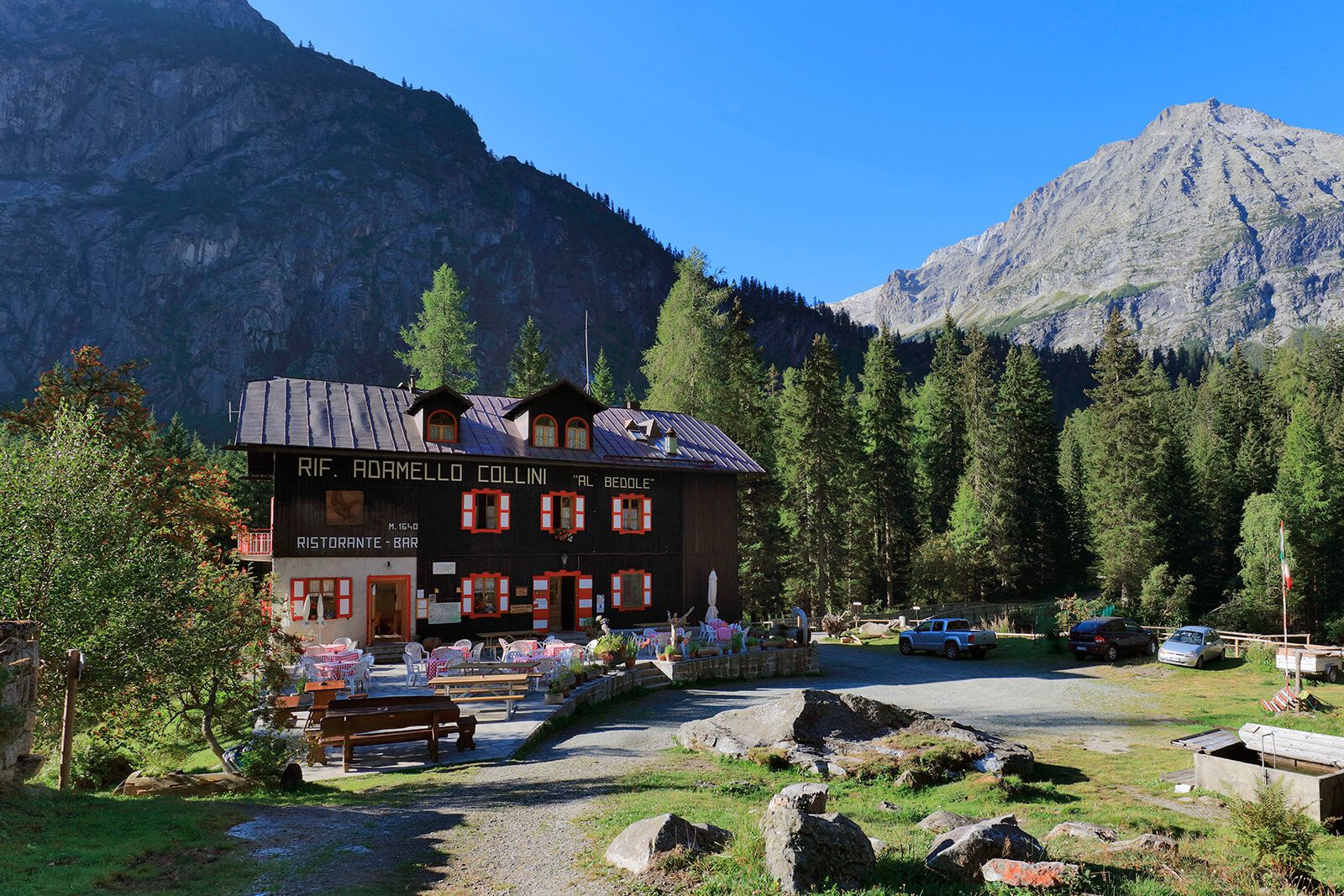 rifugio adamello collini al bedole