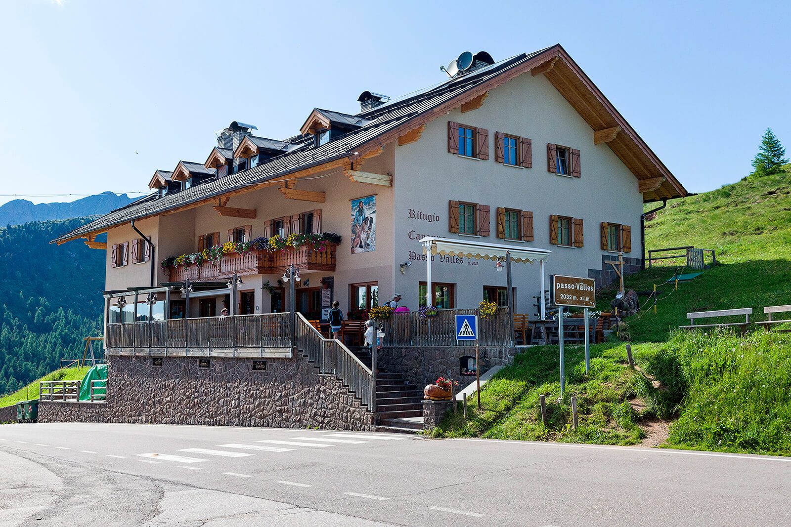 rifugio capanna passo valles