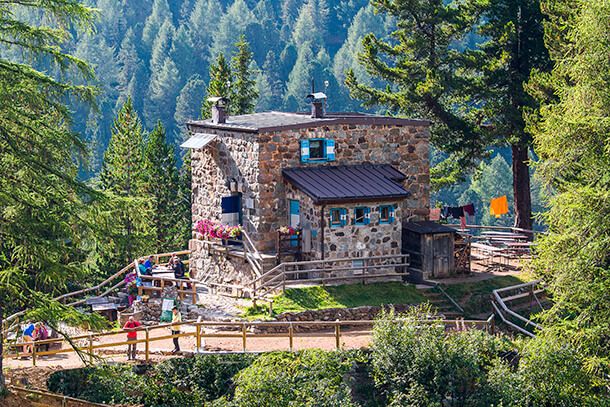 rifugio monzoni torquato taramelli