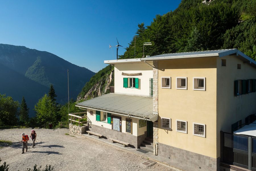 rifugio passo pertica